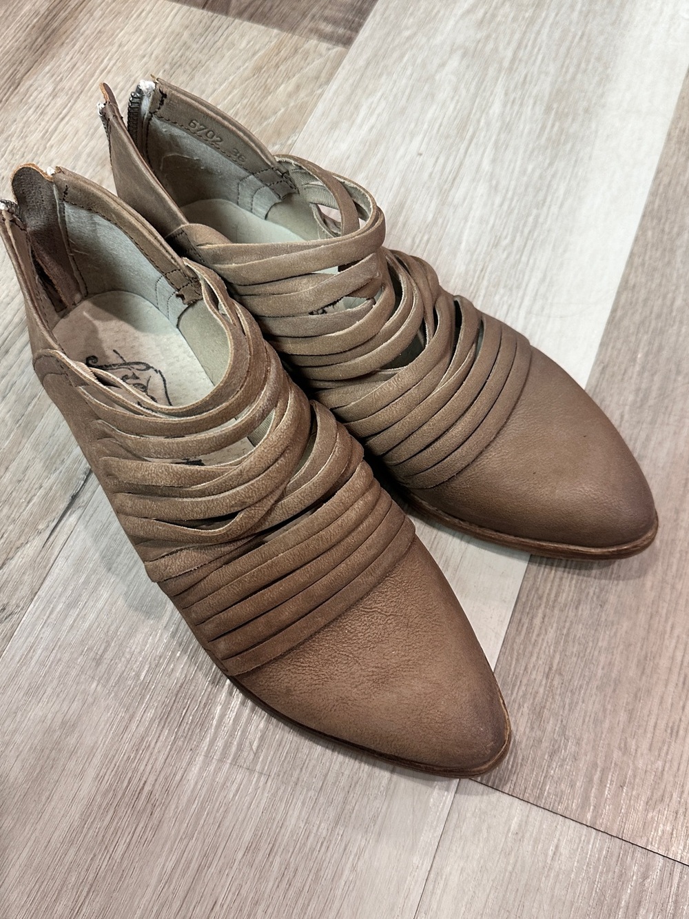 Free People Brown Leather Strappy Pointed Toe Ankle Booties EU 36 - Picture 3 of 6